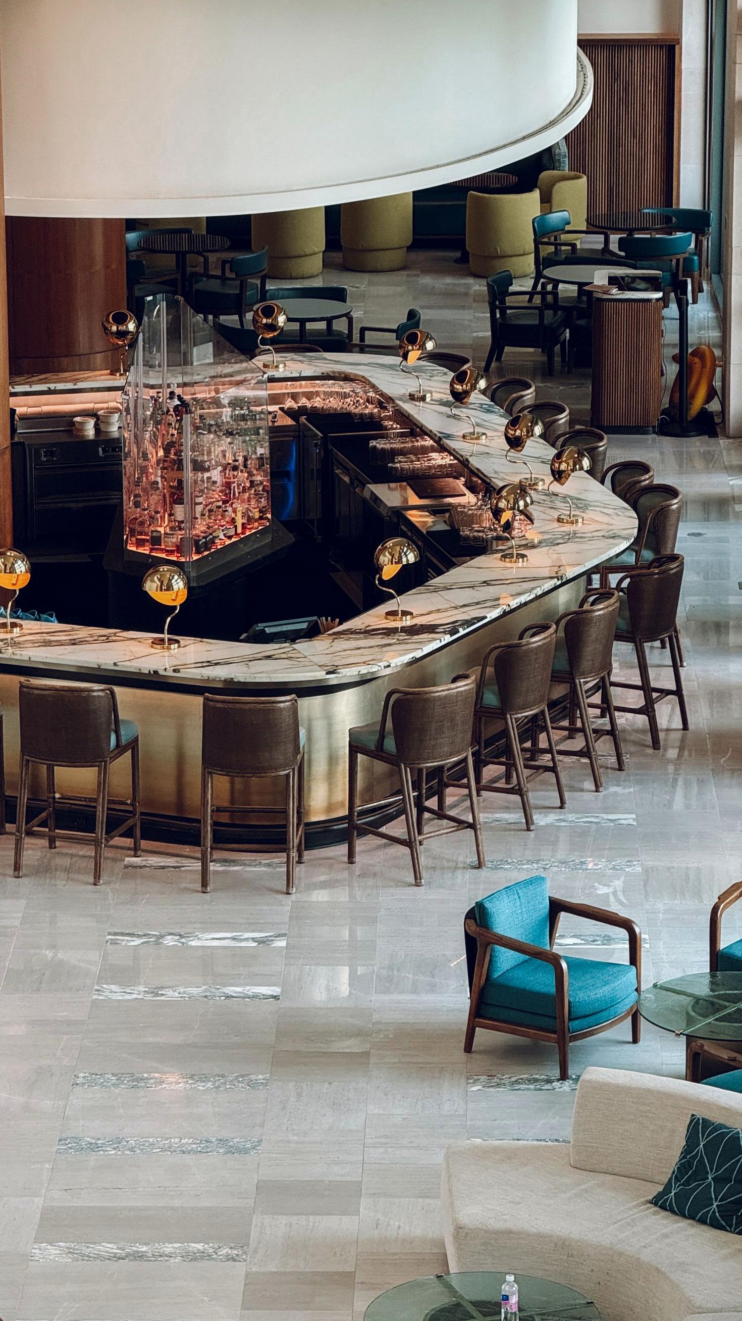 Dining & Bars